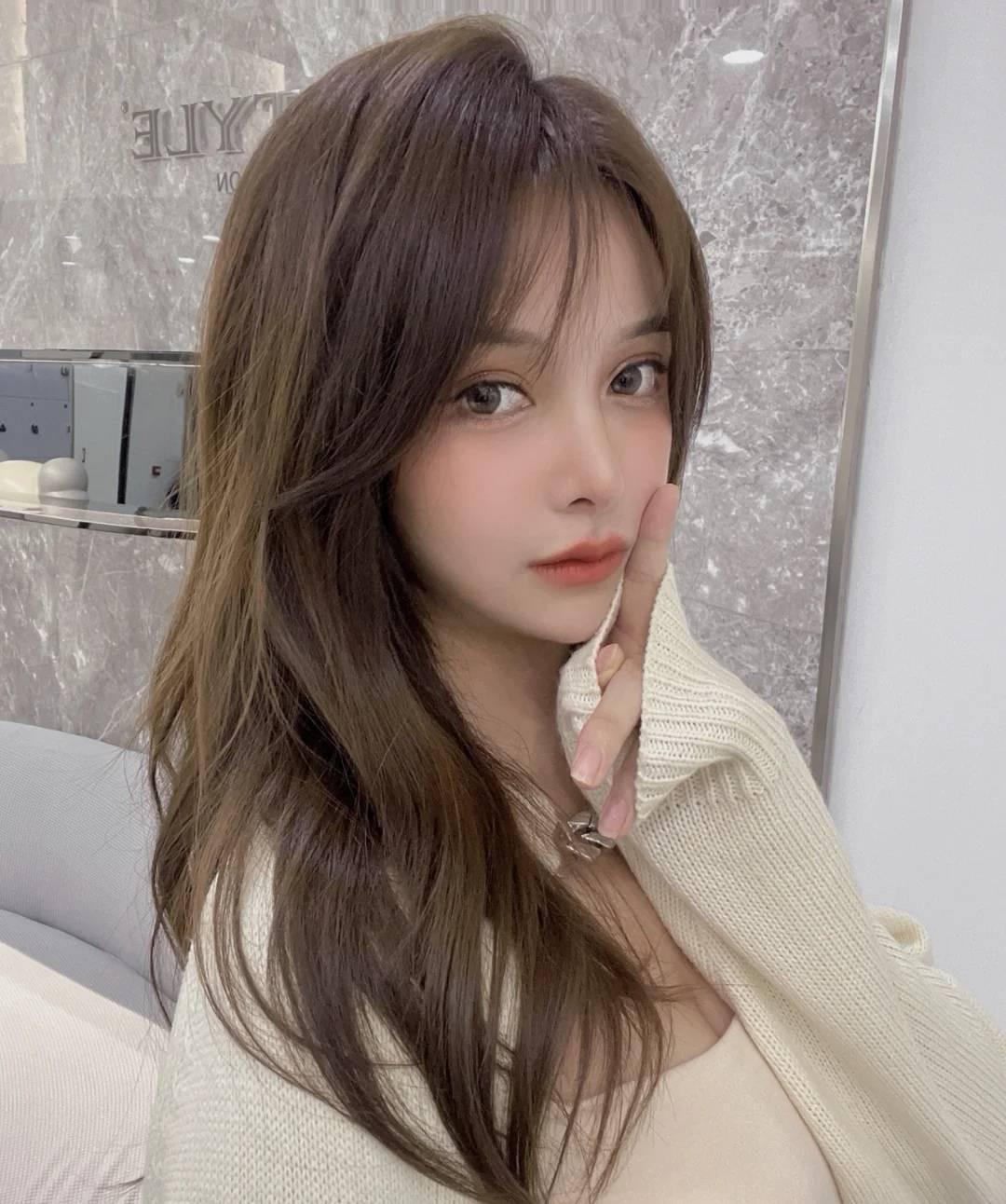 大长腿小姐姐，甜美可爱很诱人