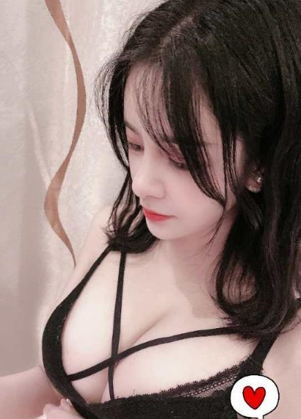 艺术学院毕业大胸妹子